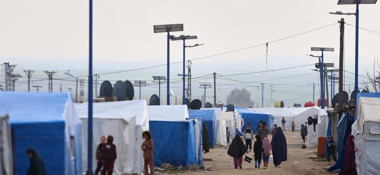 Australians sent back to Syrian camp holding suspected IS families after being released