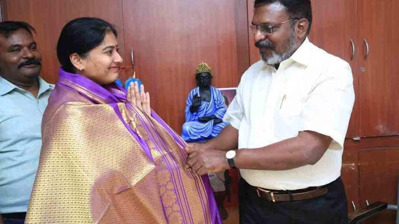 Thiruma Gayathri Nakkheeran.jpg