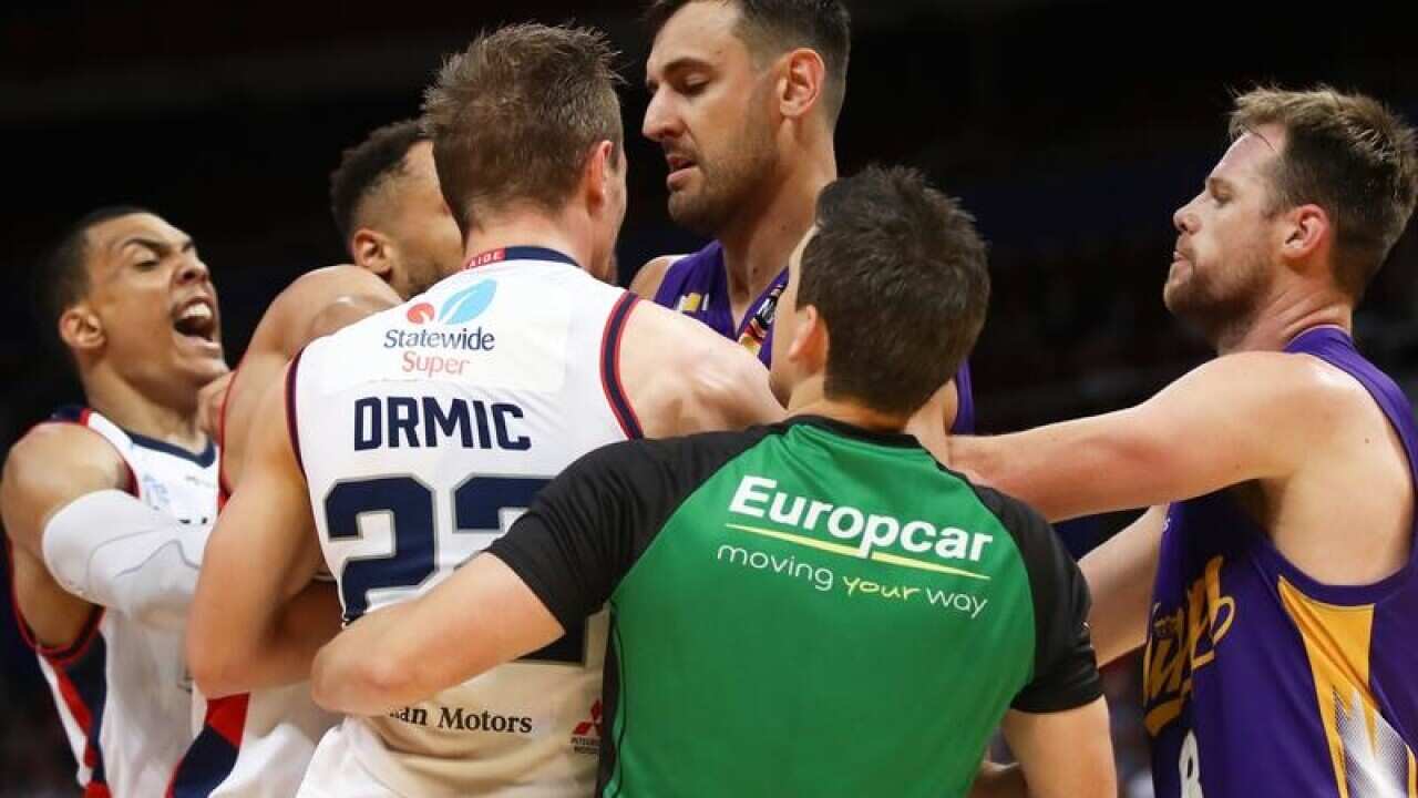 NBL KINGS 36ERS BOGUT DRMIC SCUFFLE