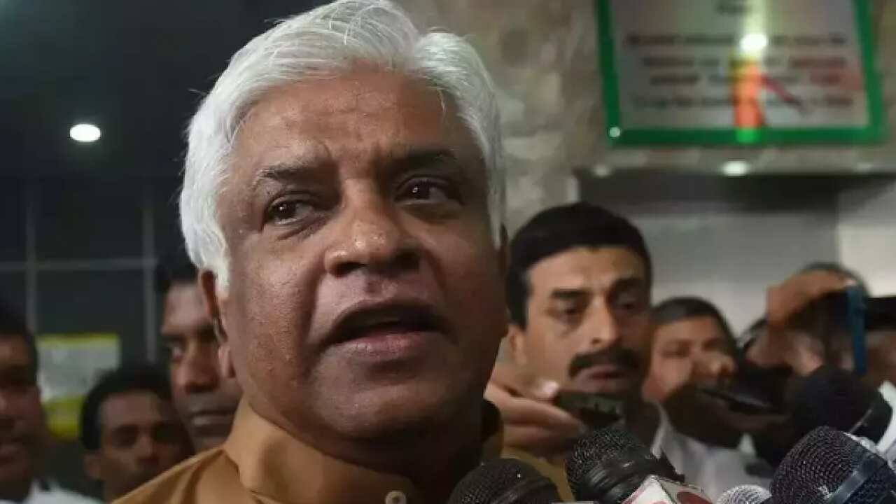 Arjuna Ranatunga_ president of the sports council in Sri Lanka