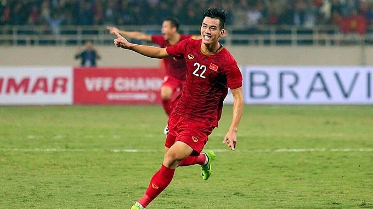 Tiến Linh ăn mừng sau bàn thắng vào lưới UAE tối 14/11/2019