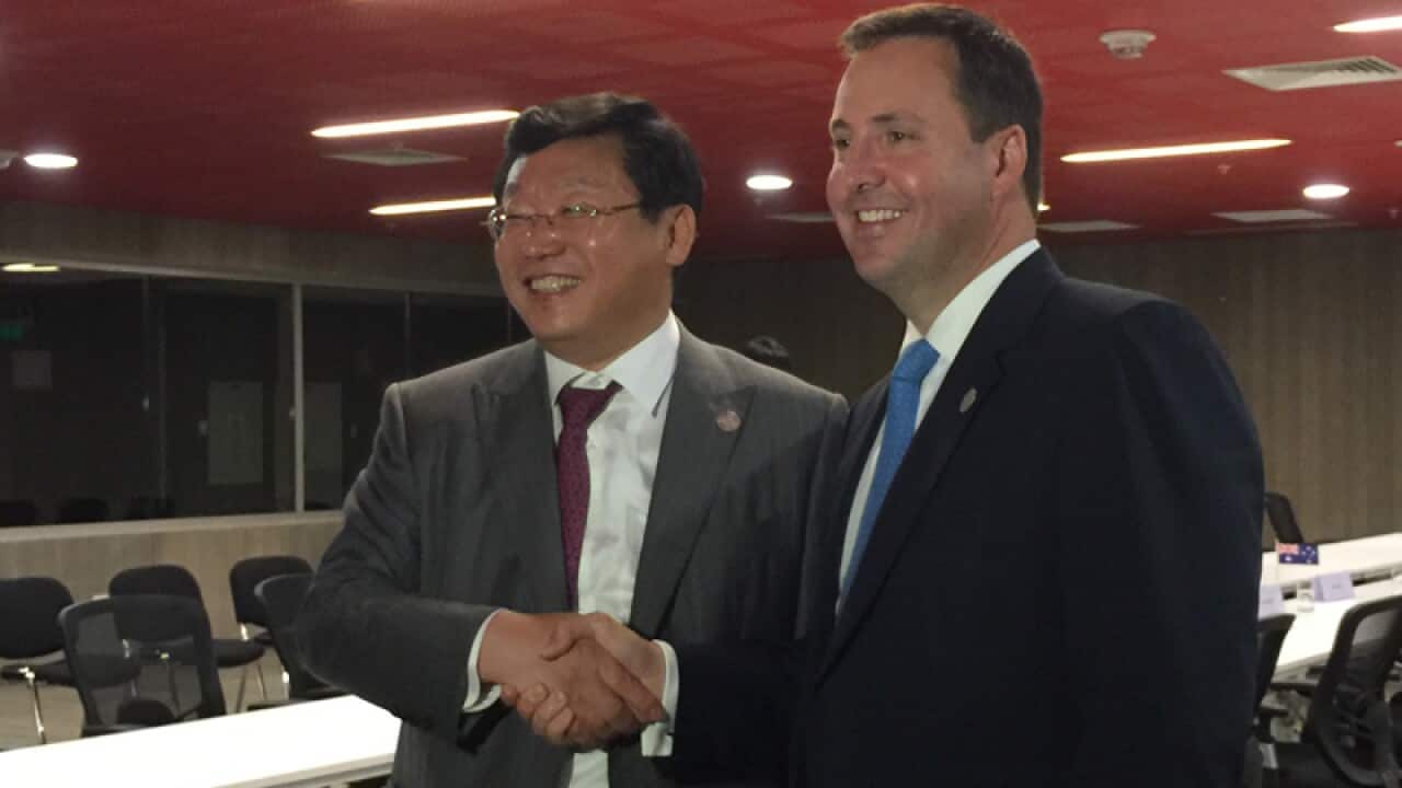Australian Trade Minister Steve Ciobo with South Korean Joo Hyung-Hwan