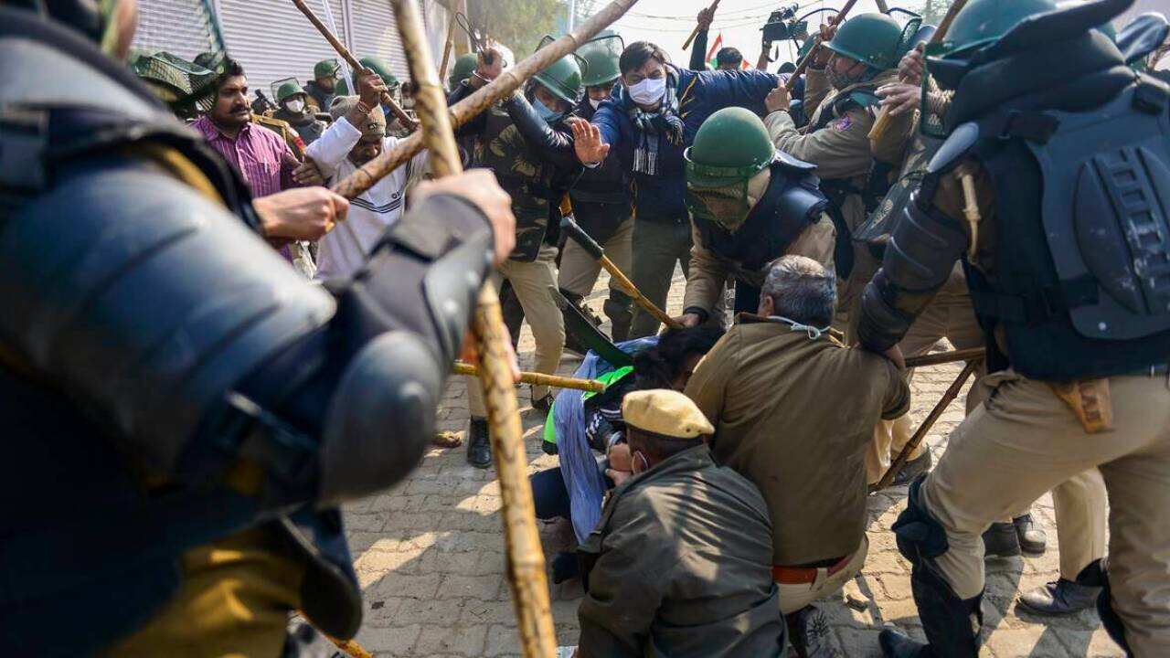 Indian farmers protest in Delhi