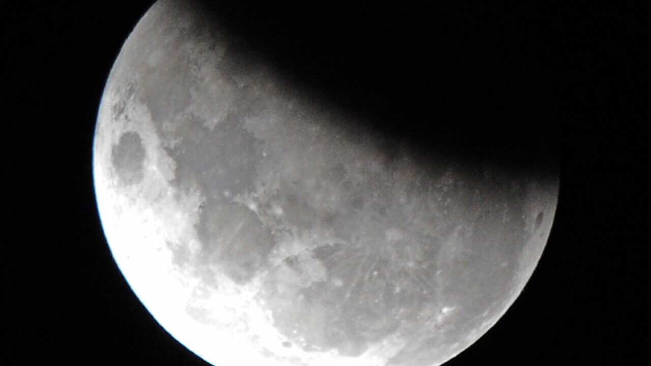 Astronomer Spots Asteroid Hitting Moon SBS News Astronomer spots asteroid hitting moon sbs news