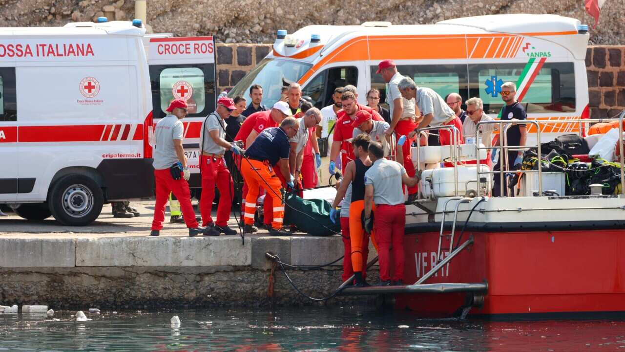 Italian divers recover bodies after luxury yacht sinks of Palermo