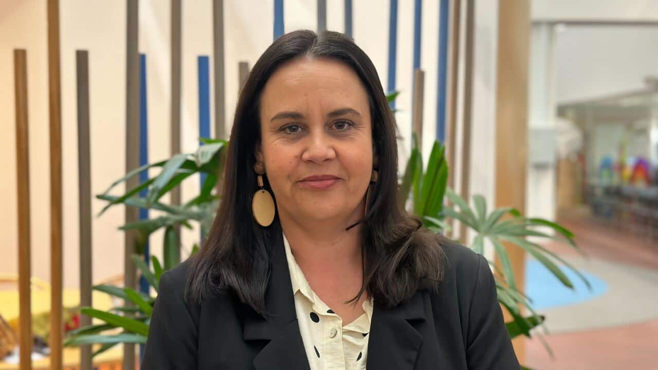 Belinda teaches Indigenous history in primary schools. She says it has(01)