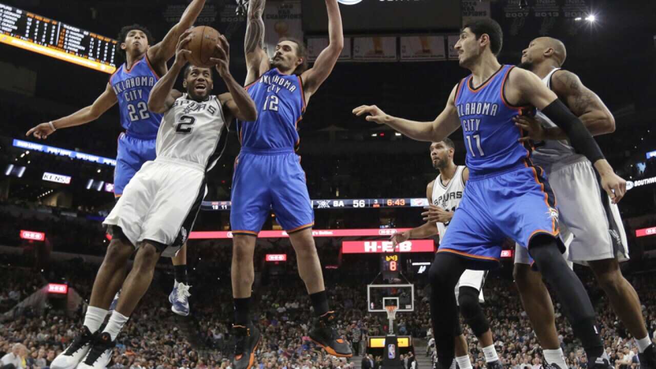 San Antonio Spurs forward Kawhi Leonard (2)