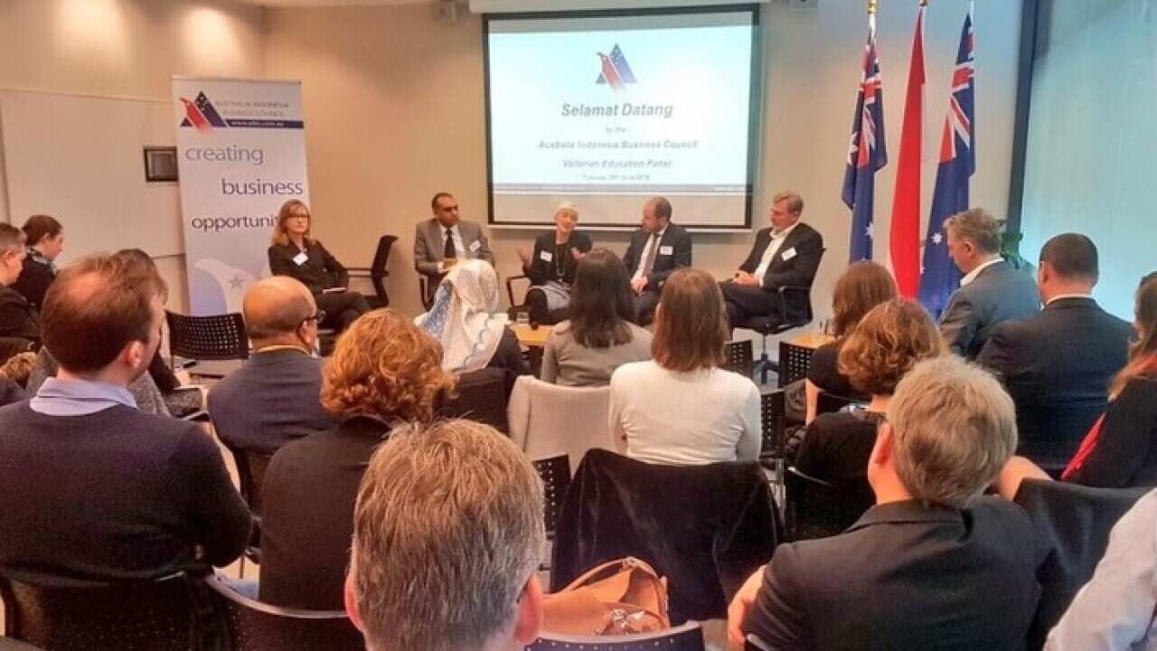 Elena Williams (centre) at the AIBC Education Panel – Melb 26 Jun 2018.