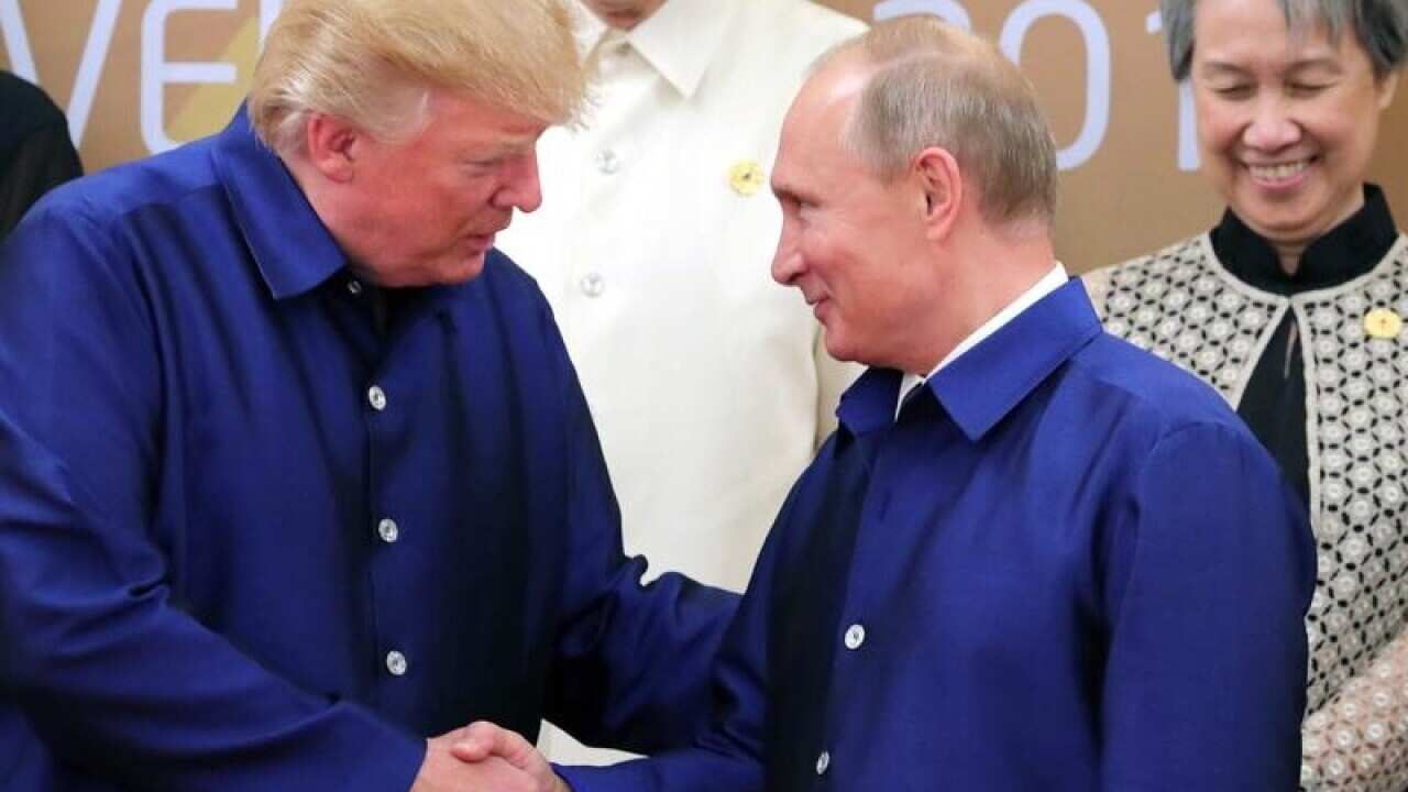 President Trump (l) to meet Russian President Vladimir Putin.