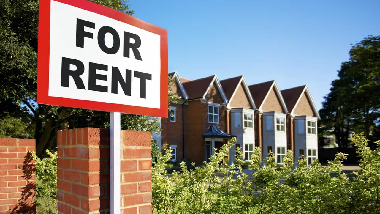 House/flat for rent sign