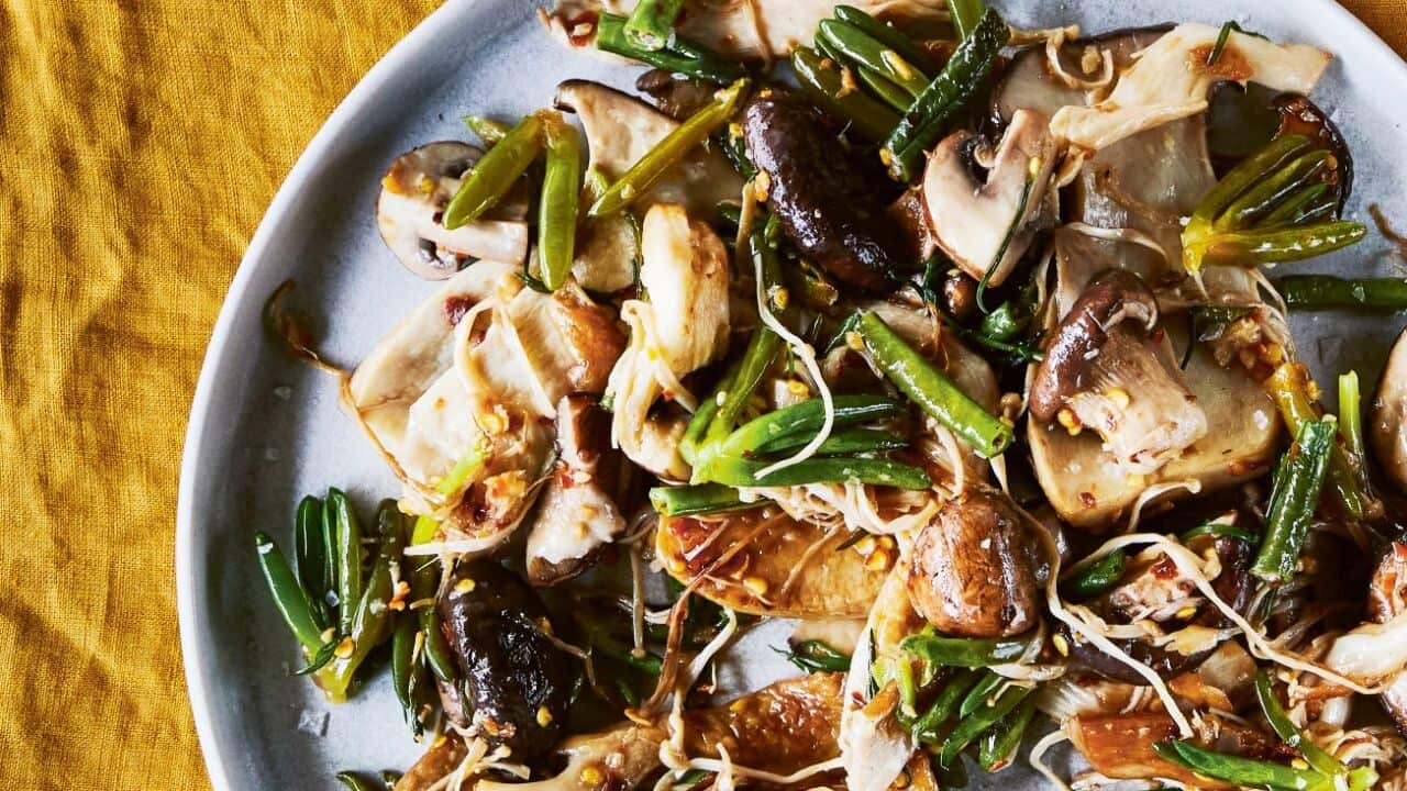 Spicy poached mushrooms
