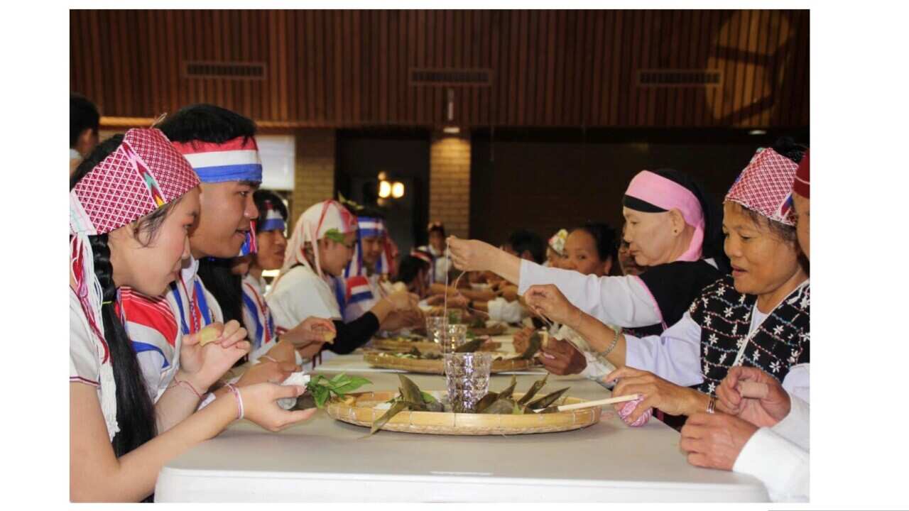 Karen Wrist Tying in Bendigo - August 26 - 2023.jpg