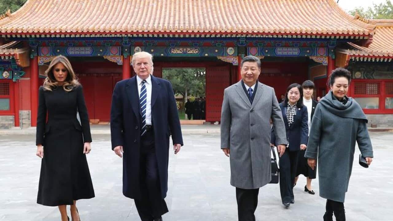 Donald and Melania Turmp (L) with Xi Jinping and wife Peng Liyuan