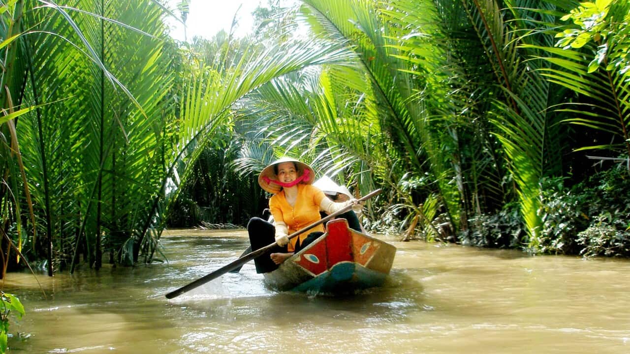Miền Tây Nam Bộ (còn được gọi là Miền Tây) có vị trí ở đồng bằng sông Cửu Long Việt Nam.