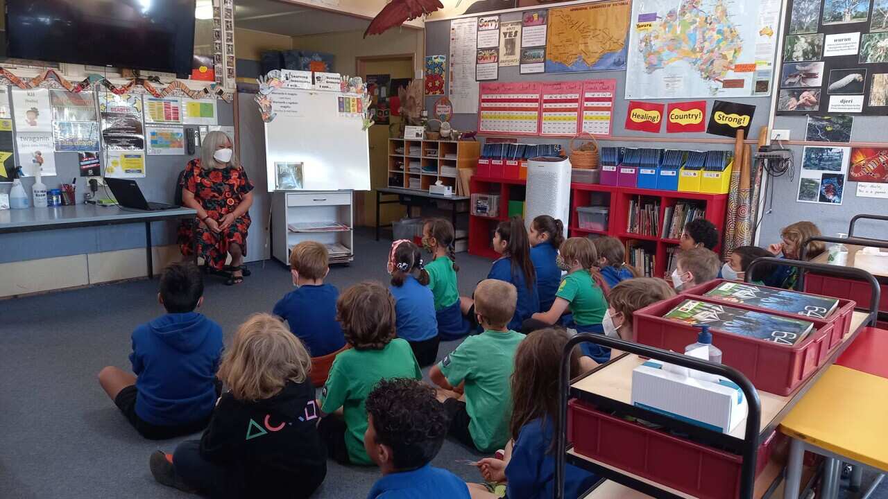 Children in an Indigenous language class