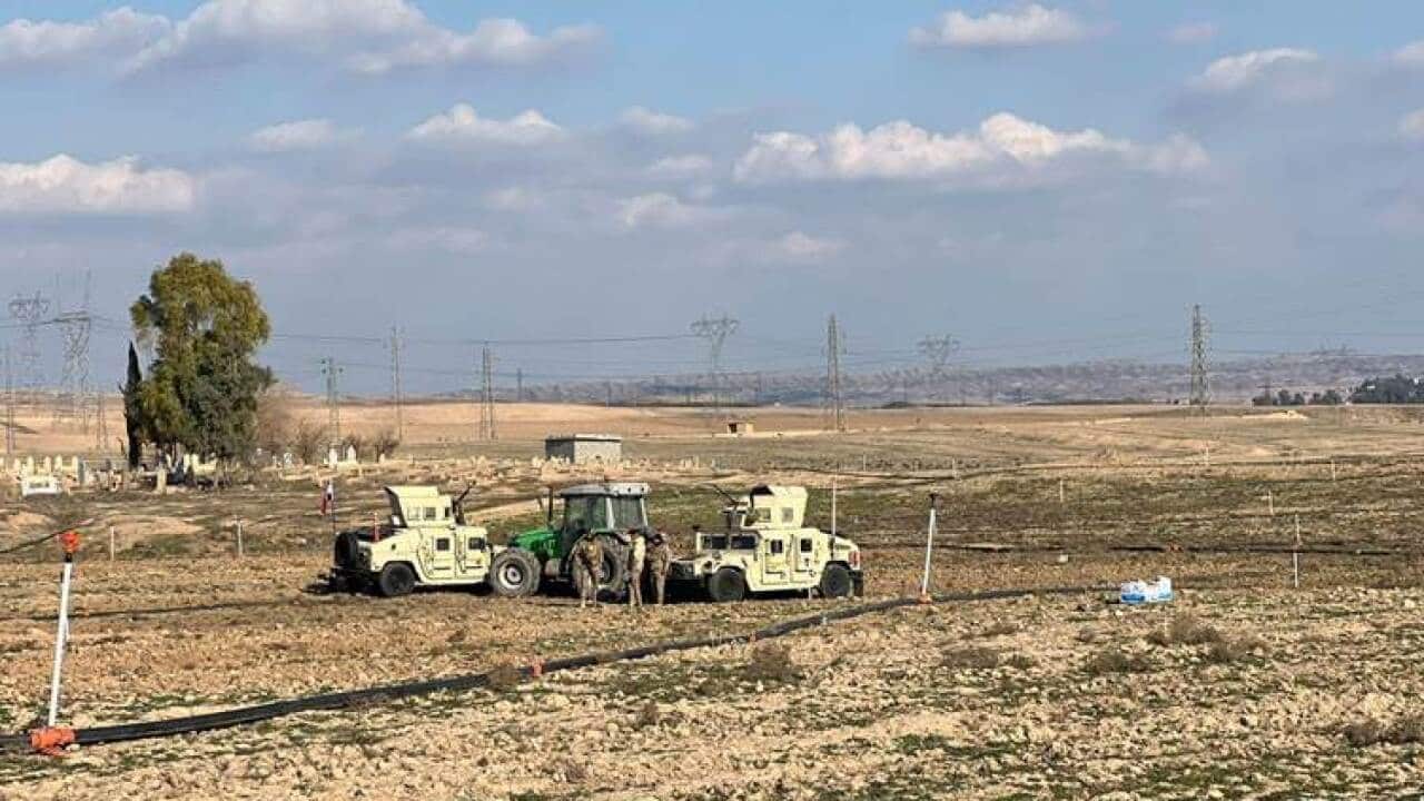 Iraqi army blocking kurdish farmers in Kirkuk.jpg