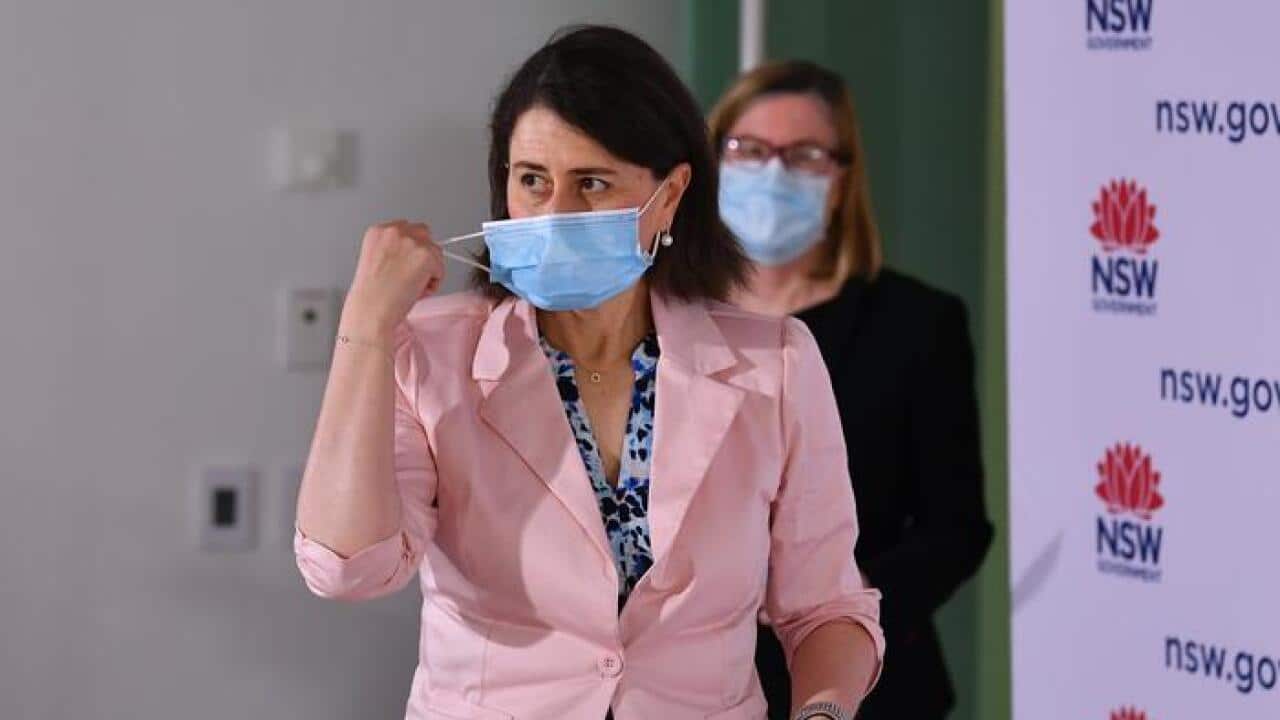 نخستوزیر نیوساوتولز گلادیس بریجیکلیان در حال ورود به محل نشست خبری