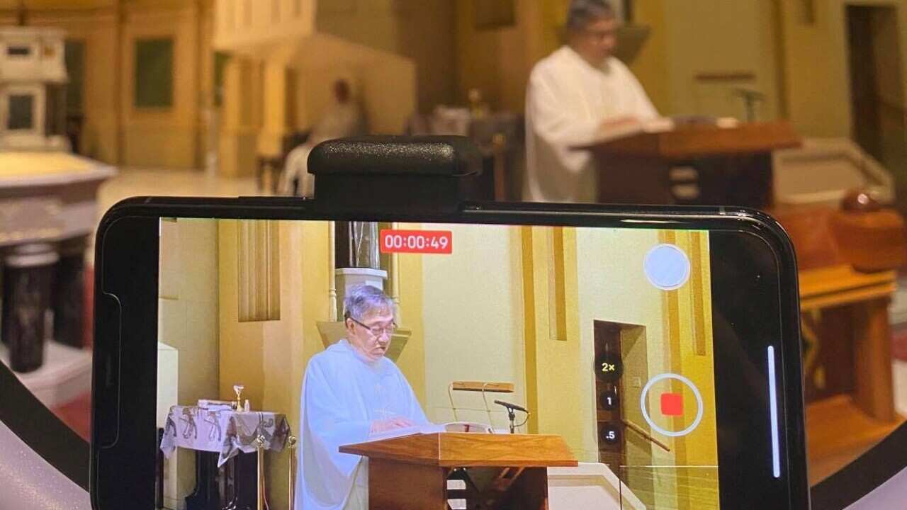 Filipino Mass, coronavirus, Mother's Day, Filipino Choir, Kiko Choir, online mass