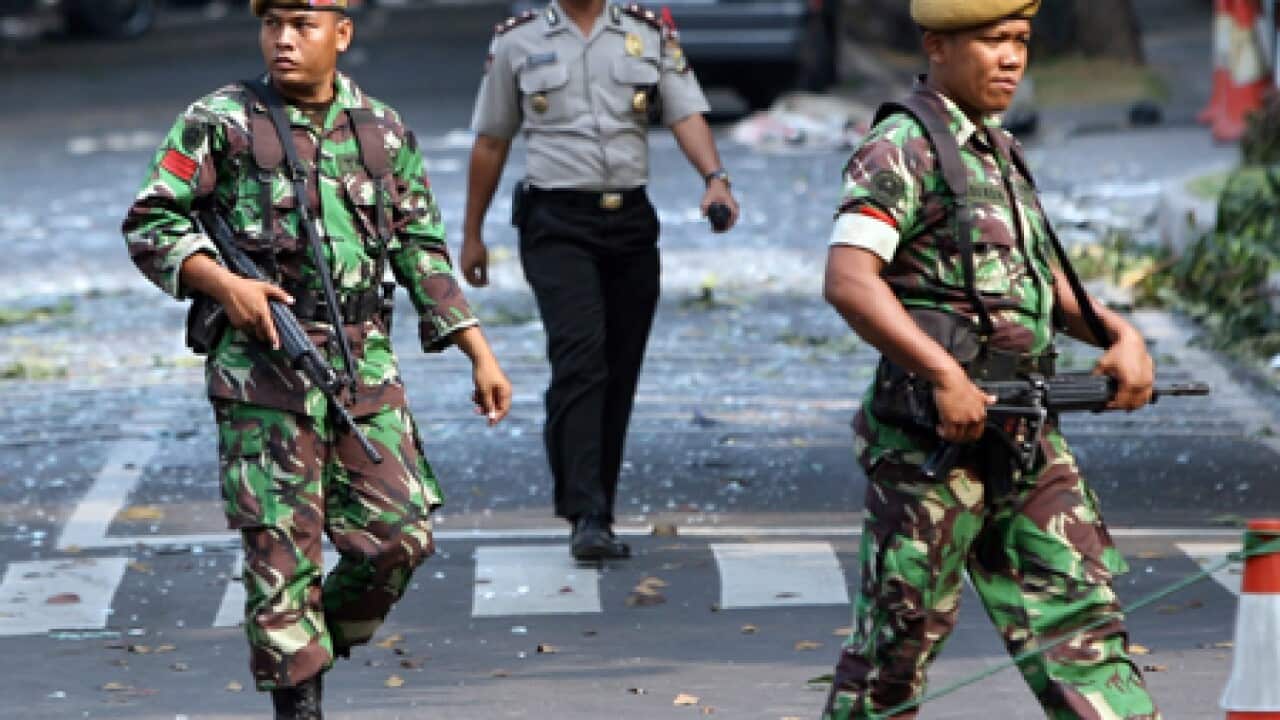 indonesia_bomb_police_b_aap_1966963881