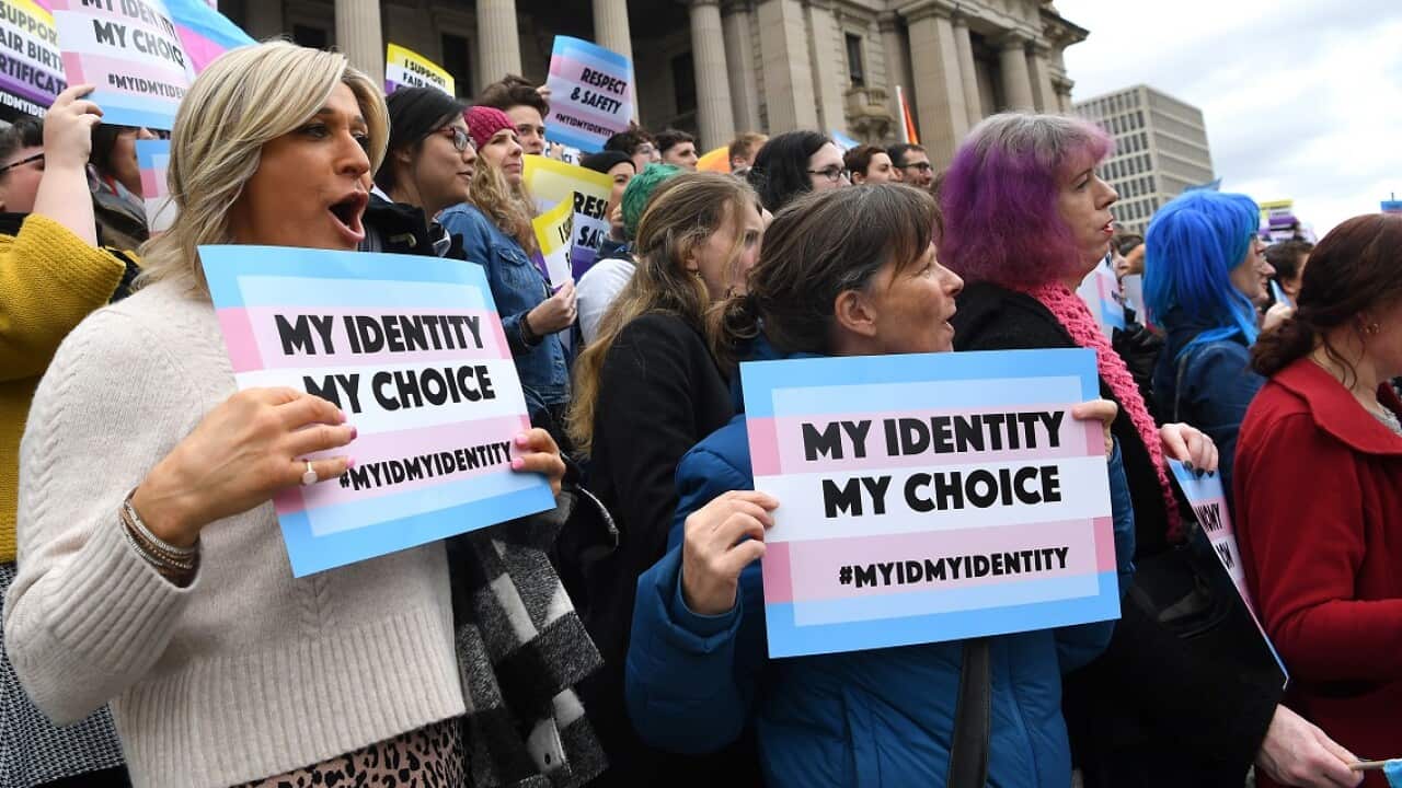 Other states are being urged to follow Tasmania's lead to give parents the option of leaving gender off their baby's birth certificate. 