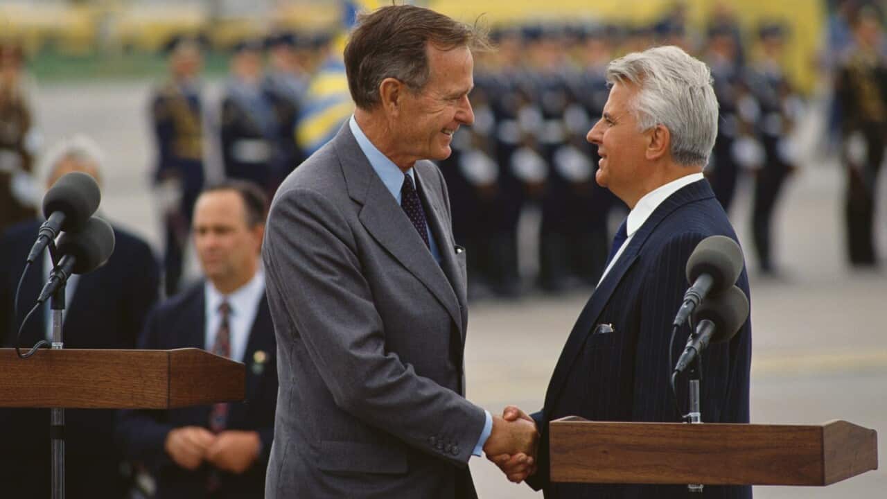 Leonid Kravchuk greets President Bush