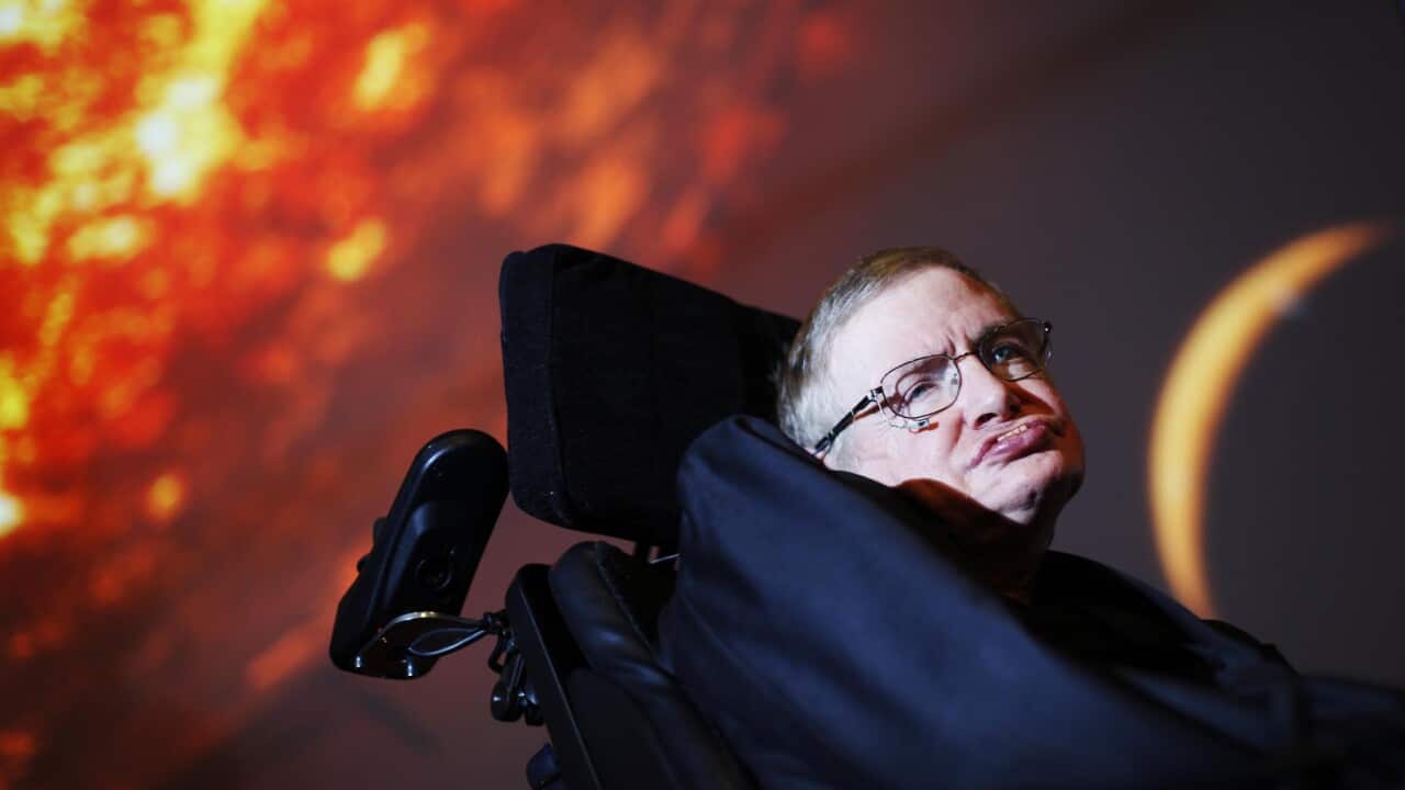 stephen_hawking_ch4.jpg