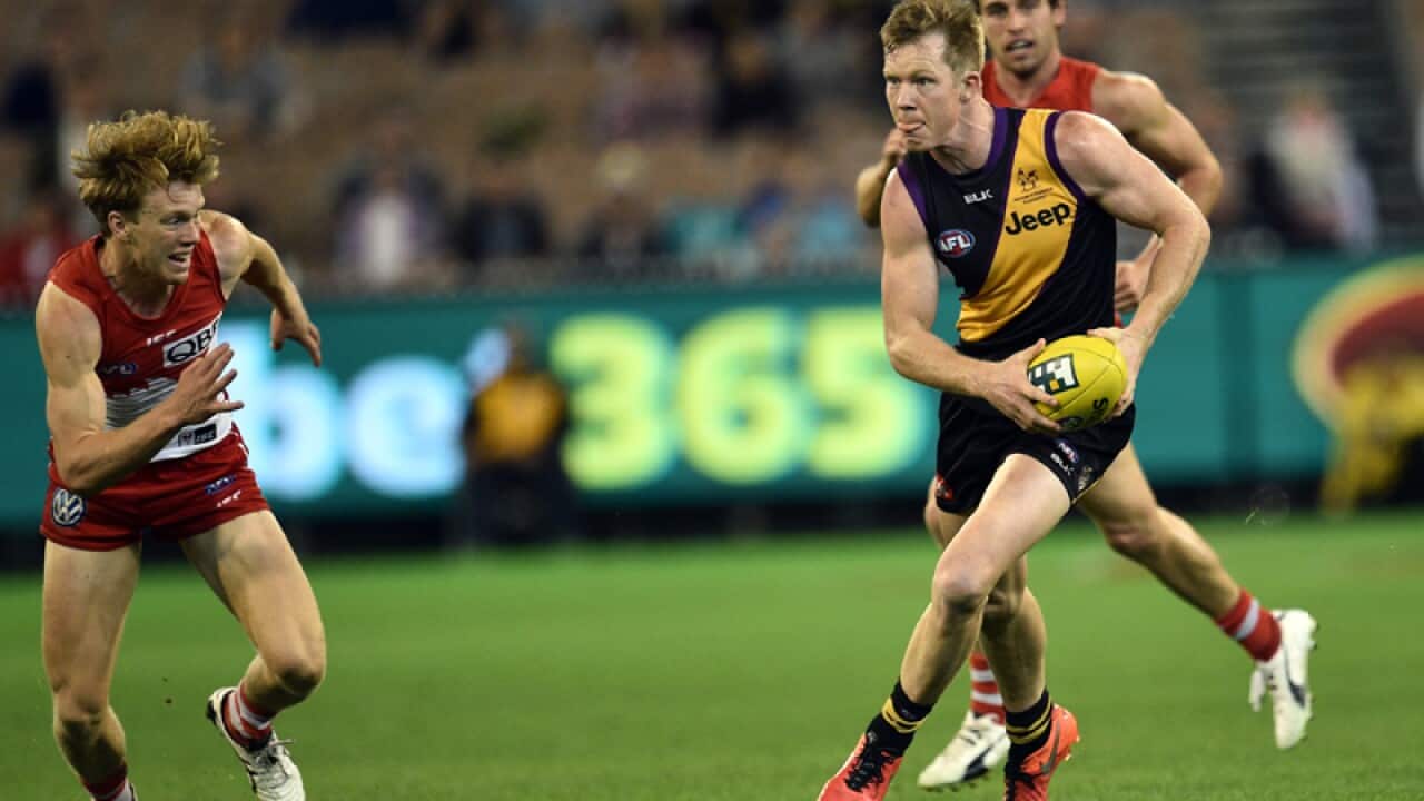 Richmond's Jack Riewoldt possesses the ball against Sydney