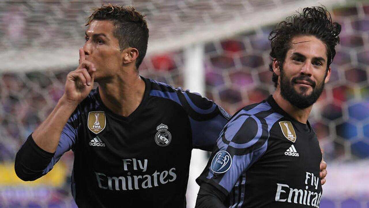 Cristiano Ronaldo (left) and Isco (right) 