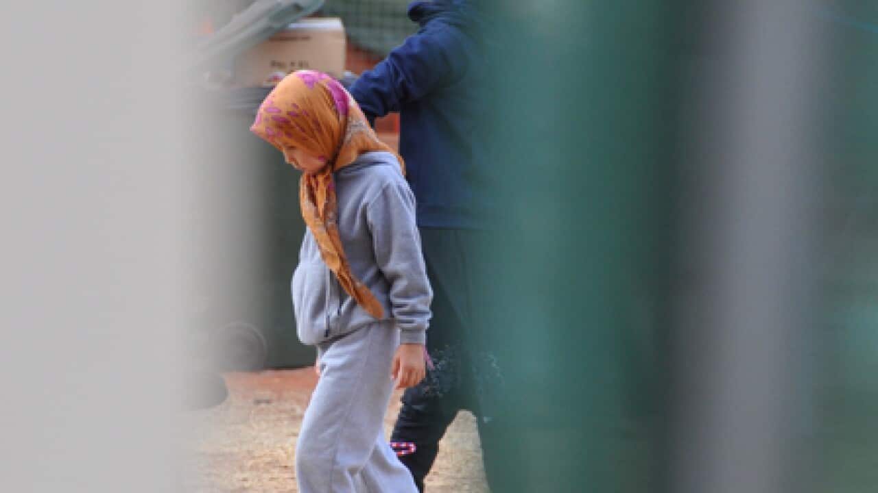 Leonora_asylum_seekers_100817_b_aap_1076036559