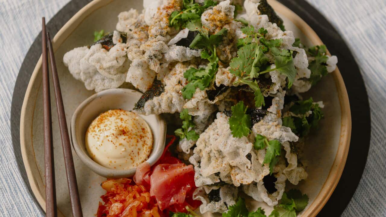 Crispy gim bujak and rice paper chips