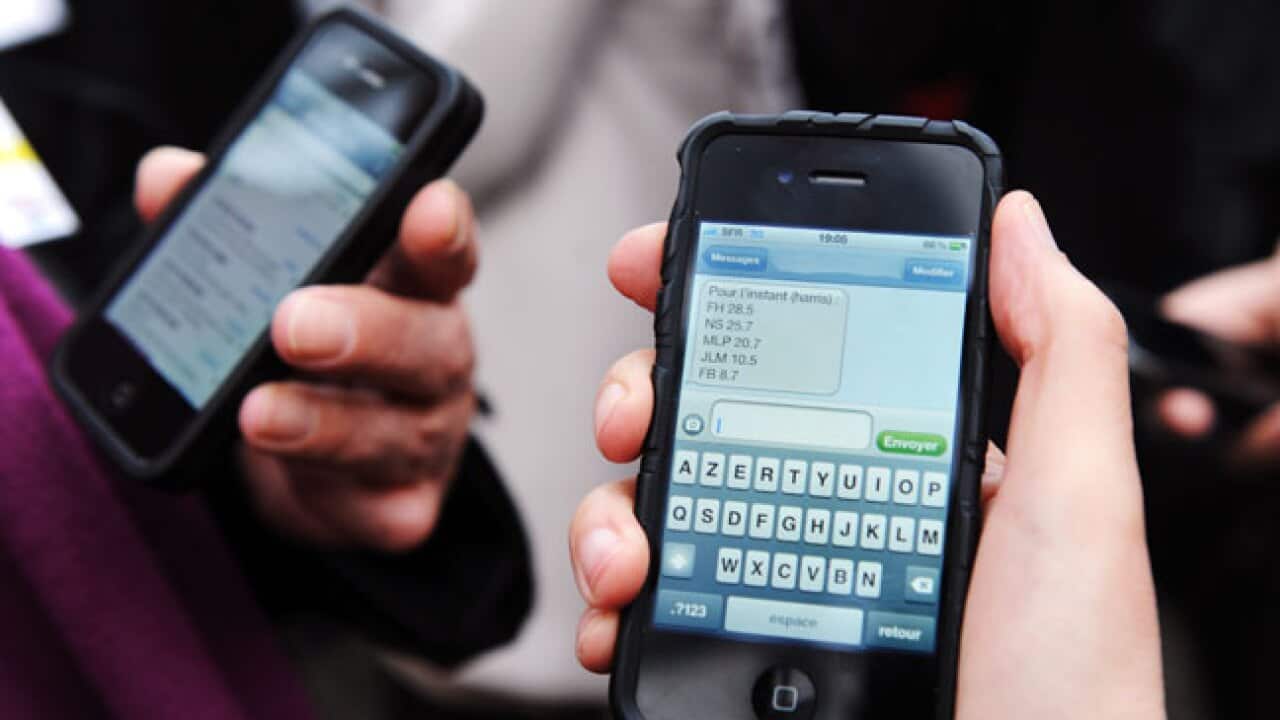 Telephone_121101_L_Getty_1408569067