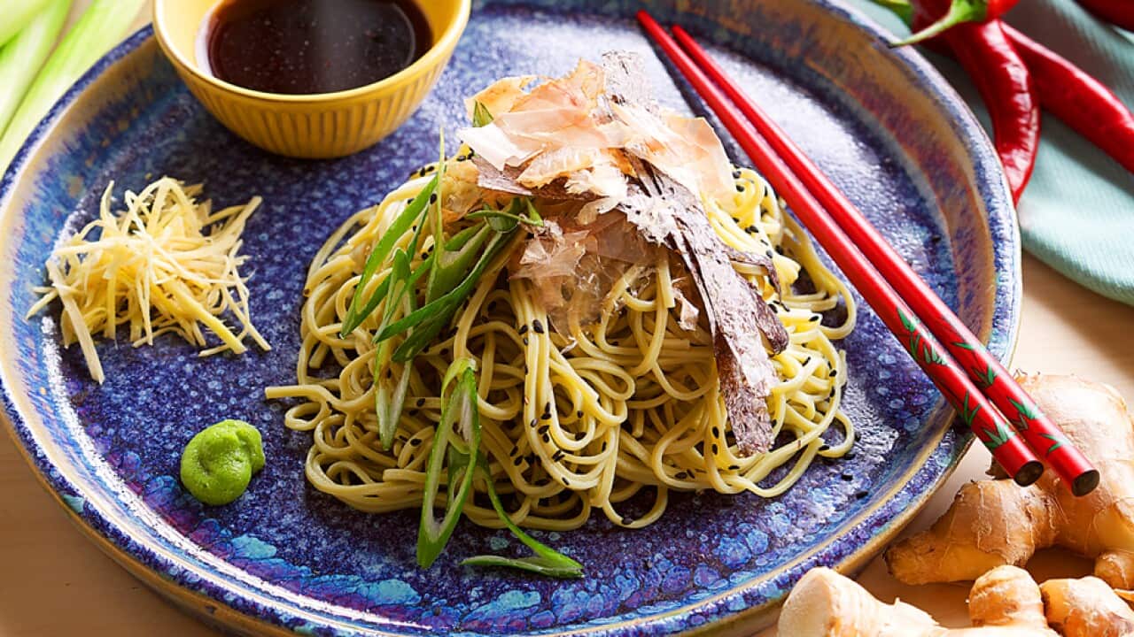 Green tea soba noodles with soy dipping sauce (cha soba) SBS Food