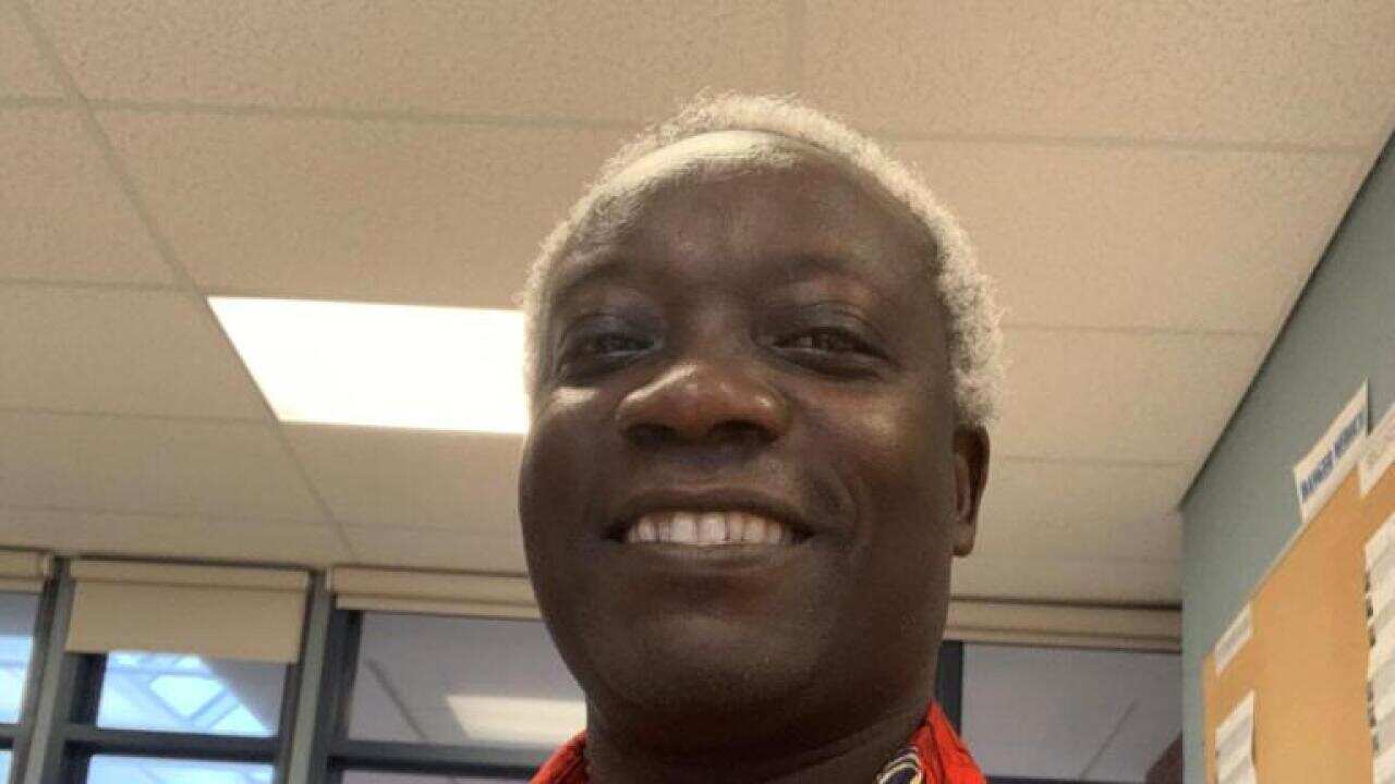 Umuronzi akaba n'umuhishuzi Ntafatiro Patrice.
