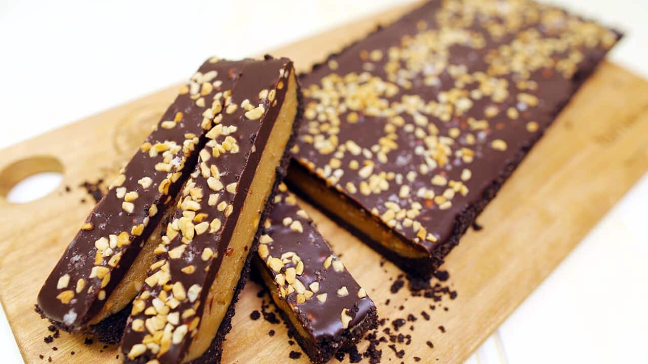 Peanut caramel chocolate tart