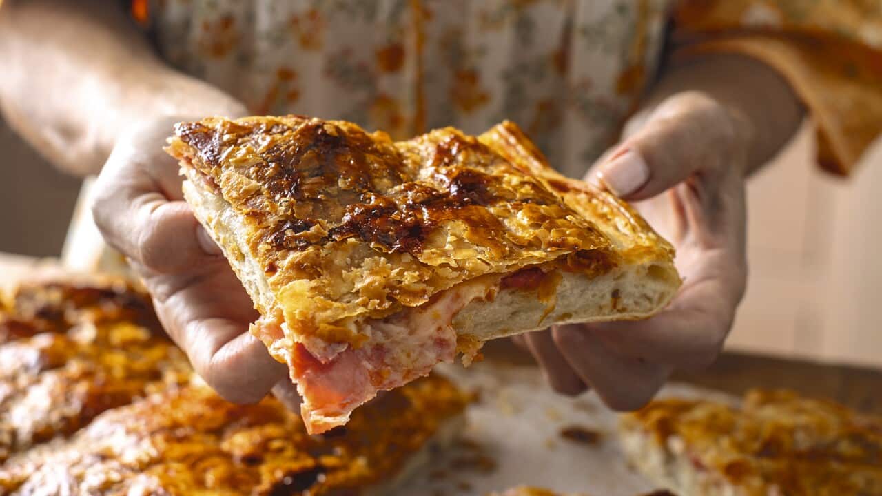 Neapolitan-style pizza sandwich