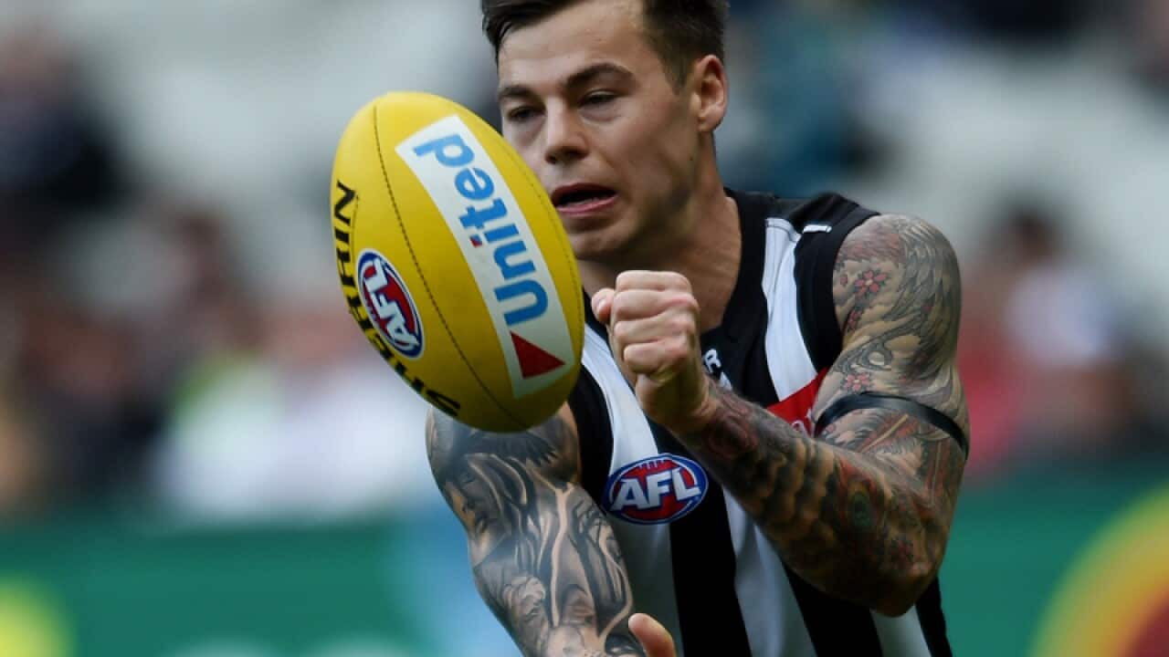 Jamie Elliott of the Magpies