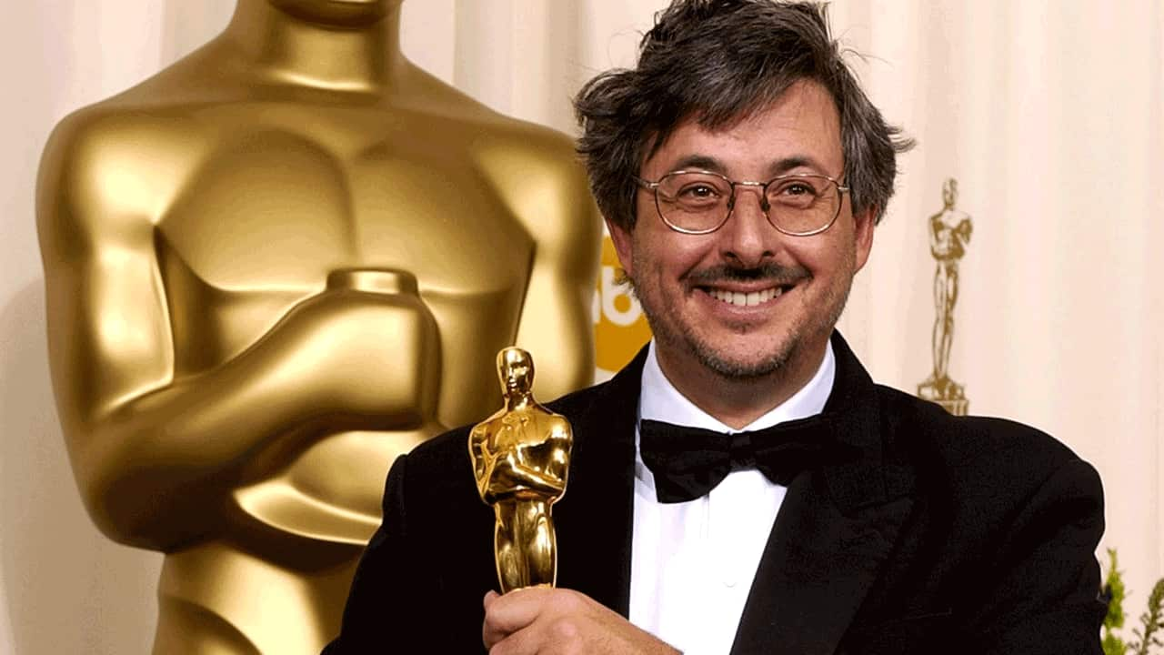 Andrew Lesnie with Oscar for achievement in cinematography for The Lord of the  Rings: The Fellowship of the Ring, at the 74th Annual Academy Awards at the  Kodak Theatre in Hollywood Sunday