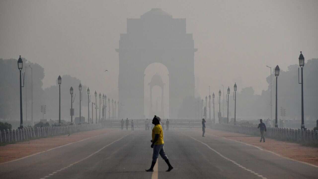 New Delhi's iconic India Gate is shrouded in smog on Oct. 24, 2020.