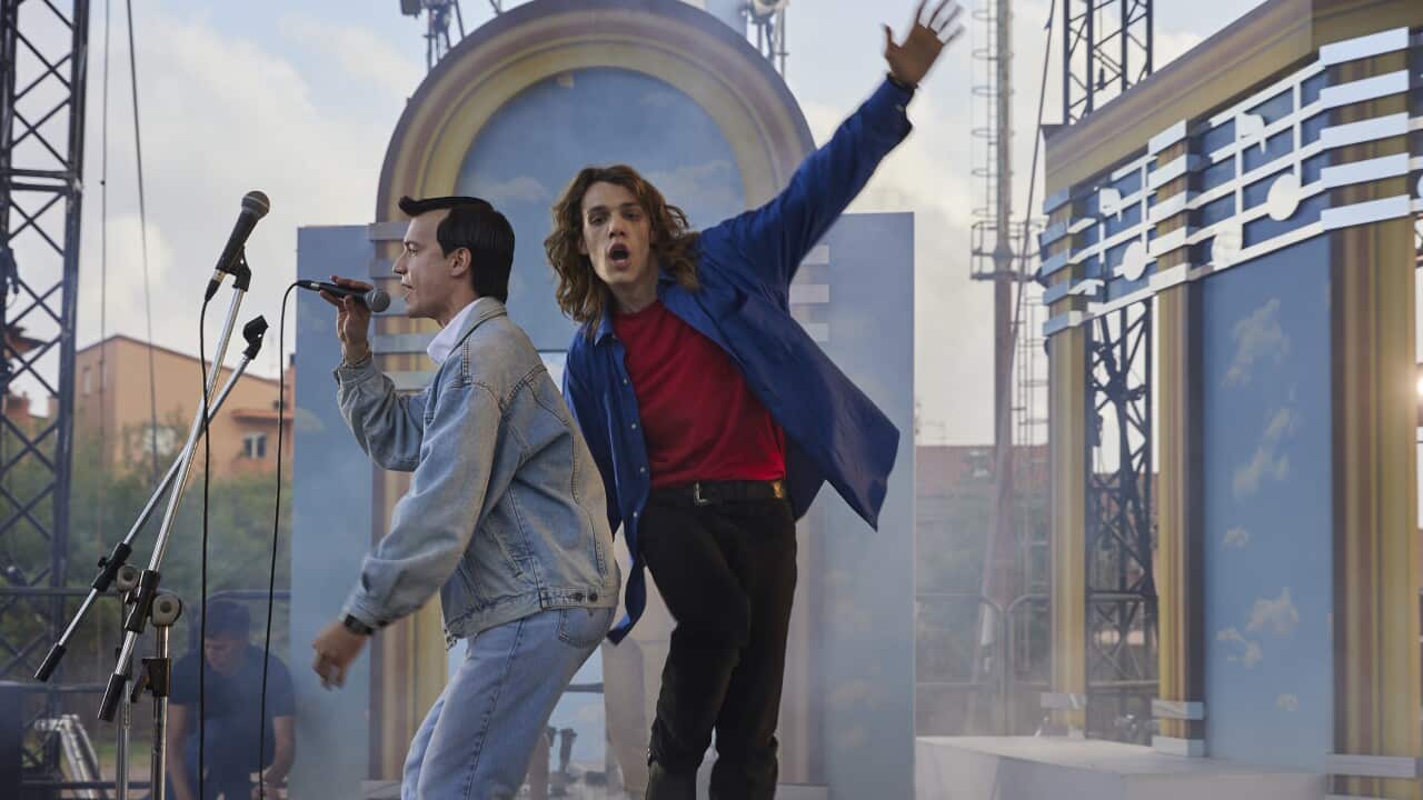 Elia Nuzzolo and Matteo Oscar Giuggioli play Max Pezzali and Mauro Repetto in the series "Accidentally Famous"