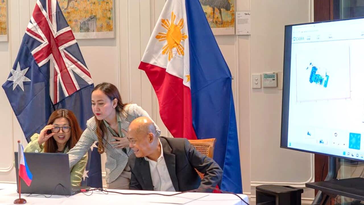 Nag-donate ang Australia ng mga laptop na may X-ray Tutor training software sa Pilipinas para magamit sa paliparan Nag-donate ang Australia ng mga laptop na may X-ray Tutor training software sa Pilipinas para magamit sa paliparan