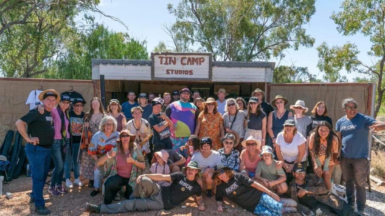 A picture of the Barayagal choir on country (Supplied Felicity Ogilvie, SBS).jpg
