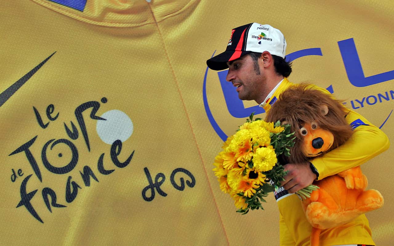 ... and Pereiro takes yellow.