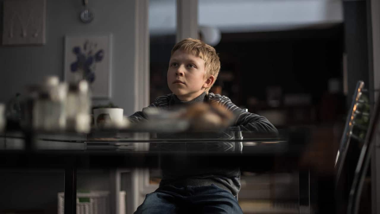 loveless-backdrop.jpg