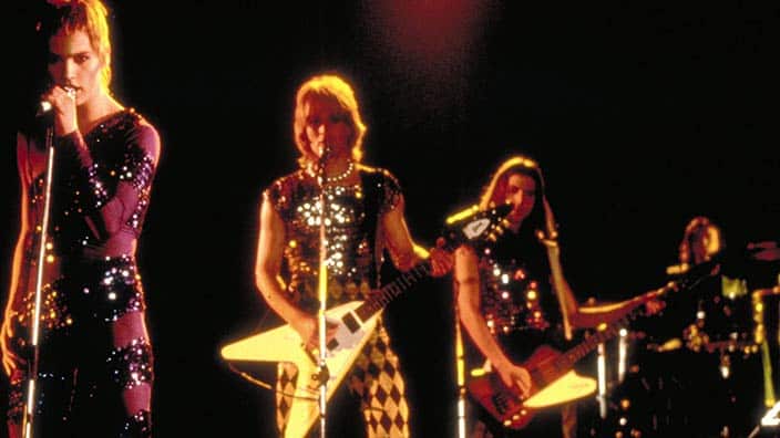velvet_goldmine_704_4.jpg