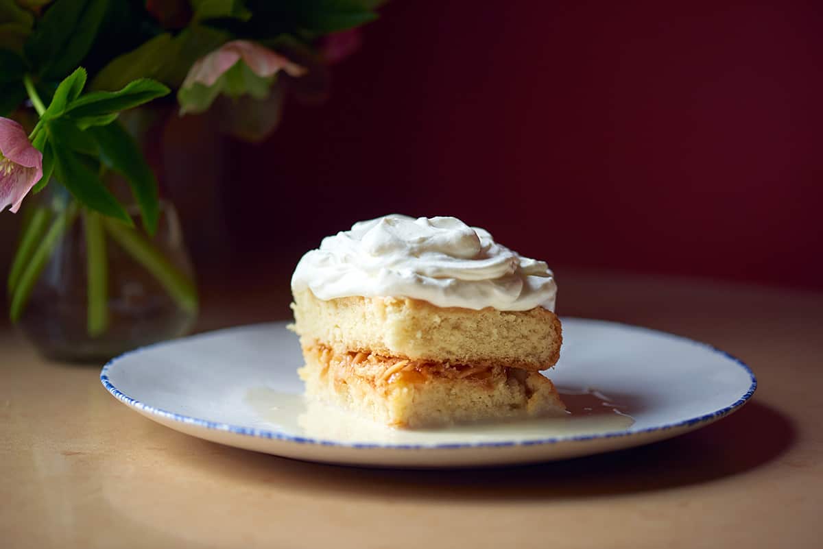 Almond tres leches cake - pastel de tres leches con almendras
