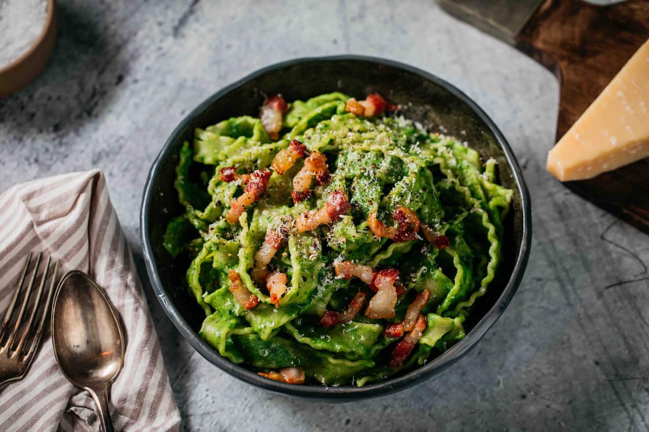 Mafaldine with pea and ham 