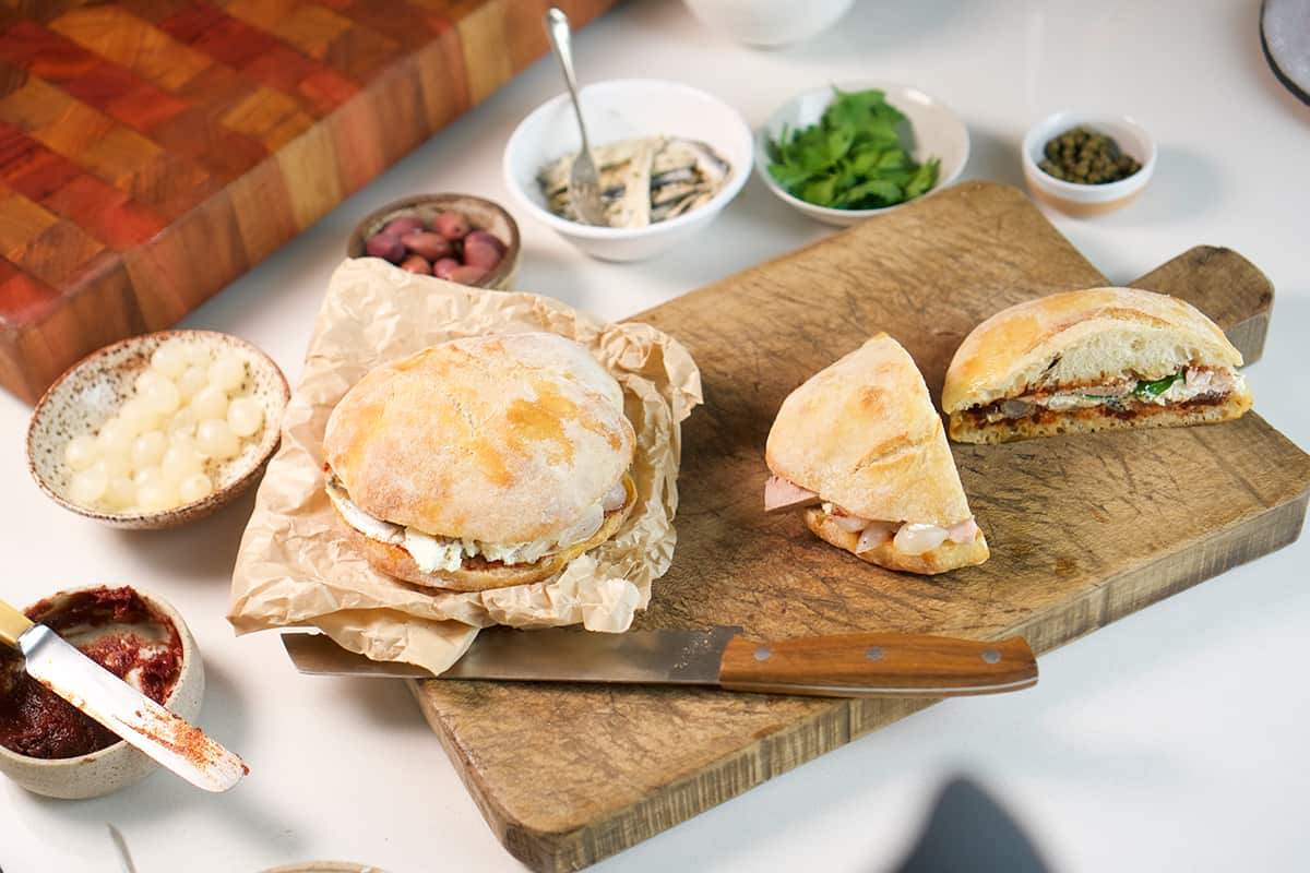 Maltese-style bruschetta (hoz biz zejt)