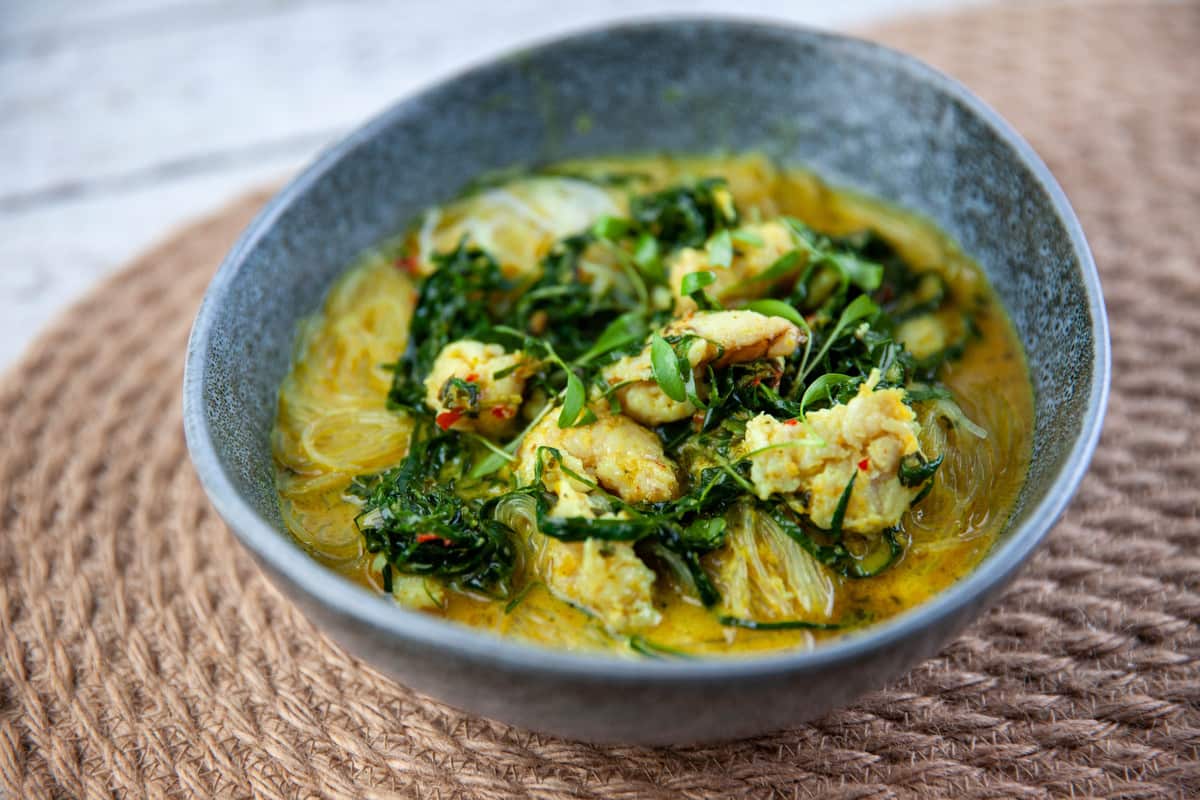 Yellow crab curry