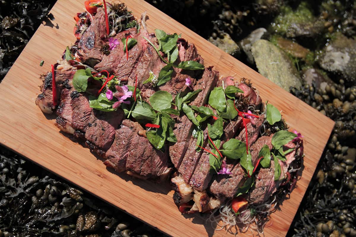 Chargrilled beef with glass noodle and seaweed salad