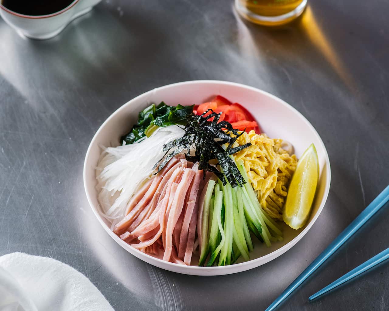 Chilled ramen (hiyashi chuka)